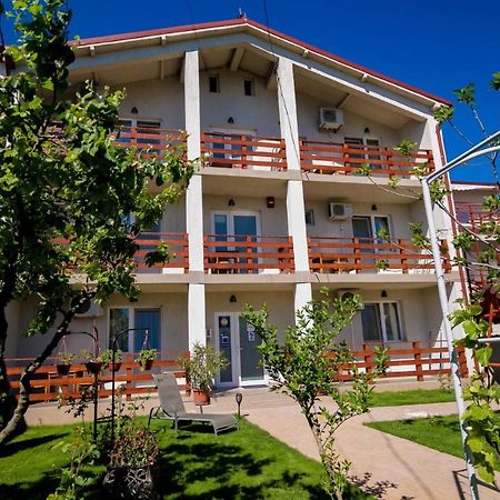 מלון Două Mai Casa Ypu מראה חיצוני תמונה